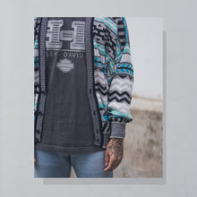 Lade das Bild in den Galerie-Viewer, Monello Strickjacke 90er Made in Italy, blau/weiß, L
