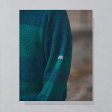 Lade das Bild in den Galerie-Viewer, Fruit of the Loom Strickpullover 90er Made in Italy, blau, M/L