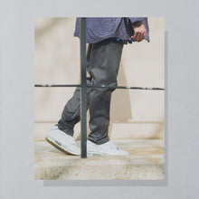 Lade das Bild in den Galerie-Viewer, Leesures by Lee Hose, grau, 32/30