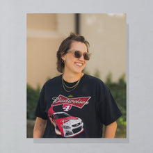 Lade das Bild in den Galerie-Viewer, Fruit of the Loom Heavy Cotton T-Shirt "Budweiser Nascar", schwarz, L