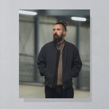 Lade das Bild in den Galerie-Viewer, Wendejacke 80er mit leichten Schulterpolstern Made in Austria, grün, L