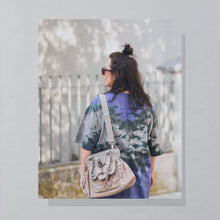 Lade das Bild in den Galerie-Viewer, George Gina & Lucy Handtasche "Turning Head", beige/braun