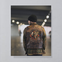 Lade das Bild in den Galerie-Viewer, Jeff Hamilton Weste "Tasmanian Blitz" echtes Leder 1996 Made in the USA, braun, M/L