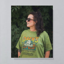 Lade das Bild in den Galerie-Viewer, Fruit of the Loom T-Shirt "Dicks last resort cropped" 90er Made in the USA single stitch, grün eingefärbt, L/XL breit