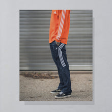 Lade das Bild in den Galerie-Viewer, Adidas Trainingshose 00er, blau, M/L
