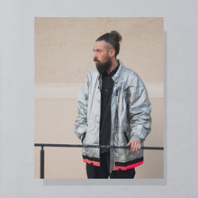 Lade das Bild in den Galerie-Viewer, Mercedes-Benz Jacke dünn, 00er, grau/silber, XXL