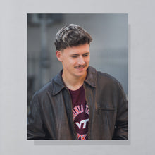 Lade das Bild in den Galerie-Viewer, Russell Athletic Longsleeve - Virginia Tech - Made in El Salvador, rot, L/XL