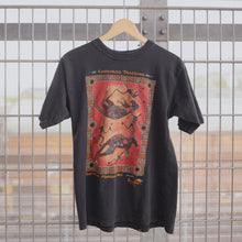 Lade das Bild in den Galerie-Viewer, Bulurru T-Shirt Kangaroo Tracking Made in Australia 00er, schwarz, M