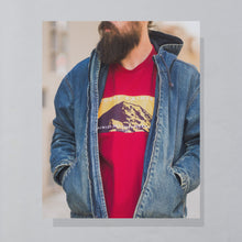 Lade das Bild in den Galerie-Viewer, Gear T-Shirt "Mount Rainier" 00er Made in Honduras, rot, XL/XXL