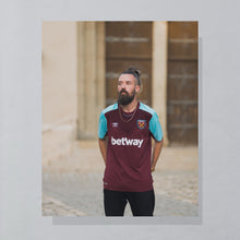 Lade das Bild in den Galerie-Viewer, Umbro Trikot "Westham United" 2017/18, rot/blau, XL
