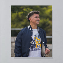 Lade das Bild in den Galerie-Viewer, Eagle Athletic Satin Bomberjacke "Buick Great Falls" 80er Made in the USA, blau, M