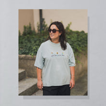 Lade das Bild in den Galerie-Viewer, Oneita Color Wear T-Shirt "Wisconsin cropped" 90er Made in the USA single stitch, grün/grau, L breit