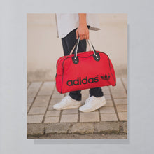 Lade das Bild in den Galerie-Viewer, Adidas Tasche dünn 80er Made in Taiwan, rot