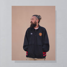 Lade das Bild in den Galerie-Viewer, Umbro Trainingsjacke/ Quarter Zip "Manchester United" 90er, schwarz, XXL breit