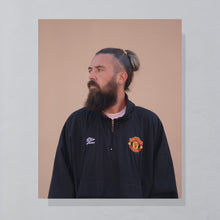 Lade das Bild in den Galerie-Viewer, Umbro Trainingsjacke/ Quarter Zip "Manchester United" 90er, schwarz, XXL breit
