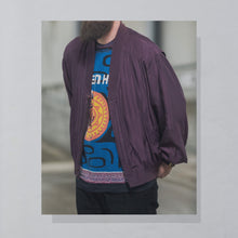 Lade das Bild in den Galerie-Viewer, Jacke "100% Seide" 90er mit Schulterpolstern, lila, XL