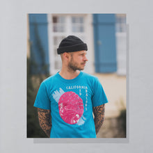 Lade das Bild in den Galerie-Viewer, Oneita T-Shirt "Red Abalone California" 1989 Made in the USA Single Stitch, blau, M/L schmal