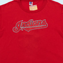 Lade das Bild in den Galerie-Viewer, Russell Athletic T-Shirt "Cleveland Indians Highland Park" Single Stitch Made in the USA, rot, L