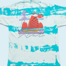 Lade das Bild in den Galerie-Viewer, Trophy T-Shirt &quot;Tropix&quot; 90er Made in the USA Single Stitch, blau/grün batik, M/L
