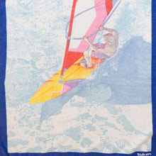 Lade das Bild in den Galerie-Viewer, Tukan Handtuch "Windsurfer", blau