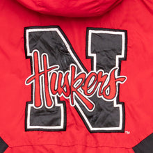 Lade das Bild in den Galerie-Viewer, Starter Schlupfjacke "Nebraska Cornhuskers" 90er, rot, S/M