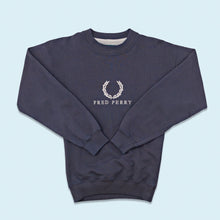 Lade das Bild in den Galerie-Viewer, Fred Perry Sweatshirt 00er, blau, XS/S sehr schmal