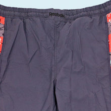Lade das Bild in den Galerie-Viewer, Reebok Trainingshose dünn 90er, grau/rot, XL/XXL
