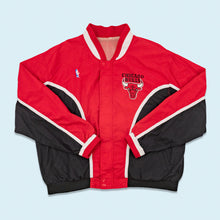 Lade das Bild in den Galerie-Viewer, Champion Jacke/Trainingsjacke "Chicago Bulls warm up jacket" 90er, rot, L/XL breit