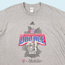 Lade das Bild in den Galerie-Viewer, Adidas T-Shirt "Double FC Bayern München" 2003, grau, XL