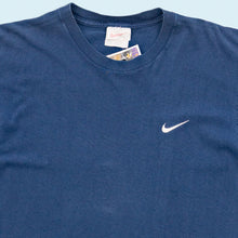 Lade das Bild in den Galerie-Viewer, Nike T-Shirt "Swoosh" 90er Made in the USA, blau, M