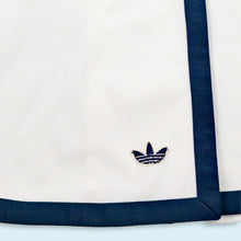 Lade das Bild in den Galerie-Viewer, Adidas Rock "Tennis" 70er/80er Made in Japan, weiß, S/M
