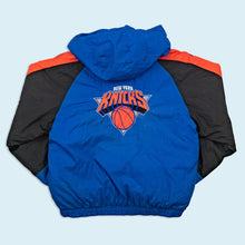 Lade das Bild in den Galerie-Viewer, Jump Ball Club Jacke - New York Knicks - 90er, S