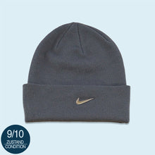 Lade das Bild in den Galerie-Viewer, Nike Mütze "swoosh", grau
