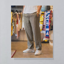 Lade das Bild in den Galerie-Viewer, Joop Jeans Poloshirt "Quarter Zip" 90er, weiß, L breit