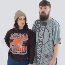 Lade das Bild in den Galerie-Viewer, Logo 7 Sweatshirt Cleveland Browns 1995, braun, M/L