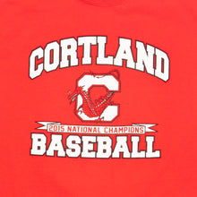 Lade das Bild in den Galerie-Viewer, Gildan T-Shirt "Cortland Baseball National Champions", 2015, rot, M