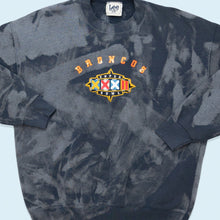 Lade das Bild in den Galerie-Viewer, Lee Sport Sweatshirt Super Bowl Denver Broncos, blau/batik, L/XL