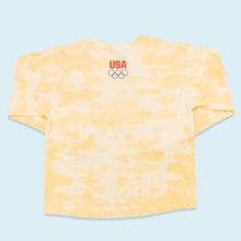 Lade das Bild in den Galerie-Viewer, Gildan Heavy Cotton Longsleeve USA Team Olympia, gelb/batik, XL/XXL