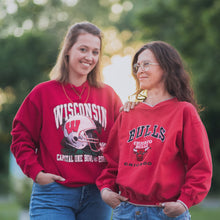 Lade das Bild in den Galerie-Viewer, Sweatshirt "Wisconsin Badgers", 2007 , rot, M
