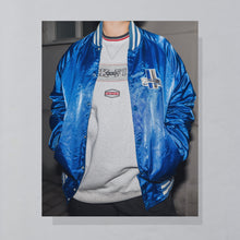 Lade das Bild in den Galerie-Viewer, Active Generation Satin Bomberjacke &quot;Lions&quot; 90er Made in the USA, blau, L
