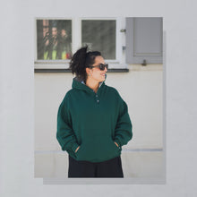 Lade das Bild in den Galerie-Viewer, Russell Athletic Hoodie "Vintage Allstars" 90er Made in the USA, grün, L/XL breit
