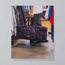 Lade das Bild in den Galerie-Viewer, Reebok Sporttasche &quot;classic&quot; 90er, lila
