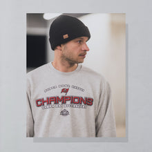 Lade das Bild in den Galerie-Viewer, Jerzees Sweatshirt "Tampa Bay Buccaneers" 90er/00er Made in Mexico, grau, M
