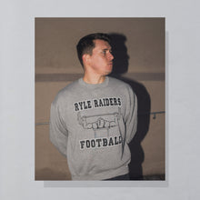 Lade das Bild in den Galerie-Viewer, Russell Athletic Sweatshirt &quot;Ryle Raiders Football&quot; Made in the USA 90er, grau, L/XL

