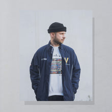 Lade das Bild in den Galerie-Viewer, Fruit of the Loom Sweatshirt &quot;Australia&quot; 90er Made in the USA, weiß, M/L
