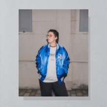 Lade das Bild in den Galerie-Viewer, Active Generation Satin Bomberjacke &quot;Lions&quot; 90er Made in the USA, blau, L
