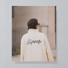 Lade das Bild in den Galerie-Viewer, Chiemsee Rollkragen Sweatshirt/Jacke dick 90er, weiß/beige, L/XL
