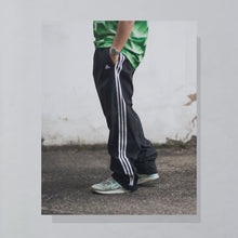 Lade das Bild in den Galerie-Viewer, Adidas Trainingshose 2002, schwarz, XL
