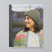 Lade das Bild in den Galerie-Viewer, Handmade Strickjacke, mehrfarbig, M/L Damen
