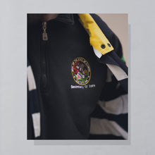 Lade das Bild in den Galerie-Viewer, Russell Athletic Quarter Zip &quot;Secretary of State&quot; 90er Made in the USA, schwarz, L/XL
